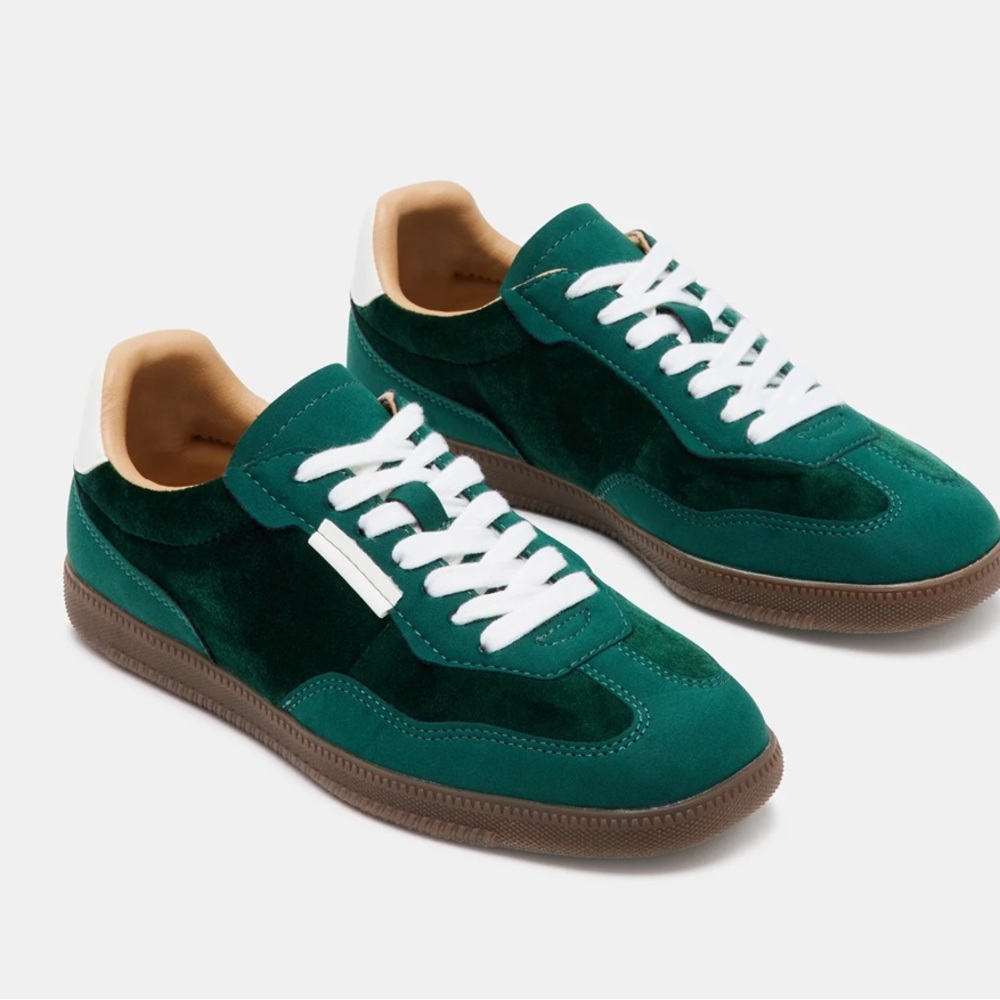 Steve Madden Emporia Green sneakers Size 7